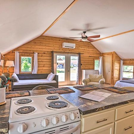 Quaint Studio With Shared Beach Walk To Suttons Bay Esterno foto