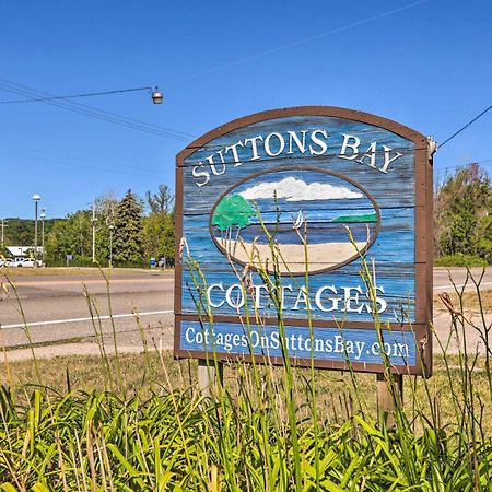 Quaint Studio With Shared Beach Walk To Suttons Bay Esterno foto
