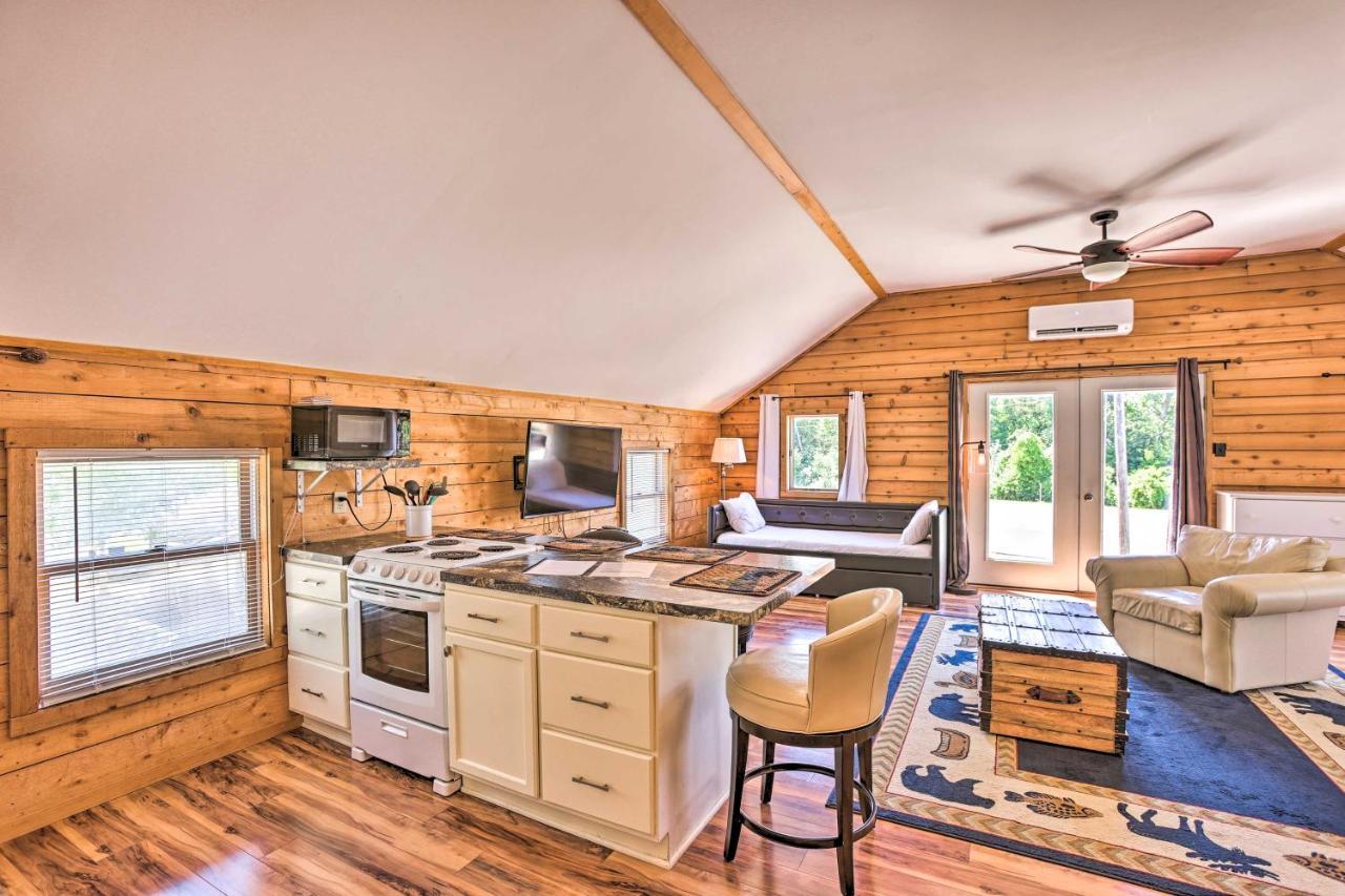 Quaint Studio With Shared Beach Walk To Suttons Bay Esterno foto
