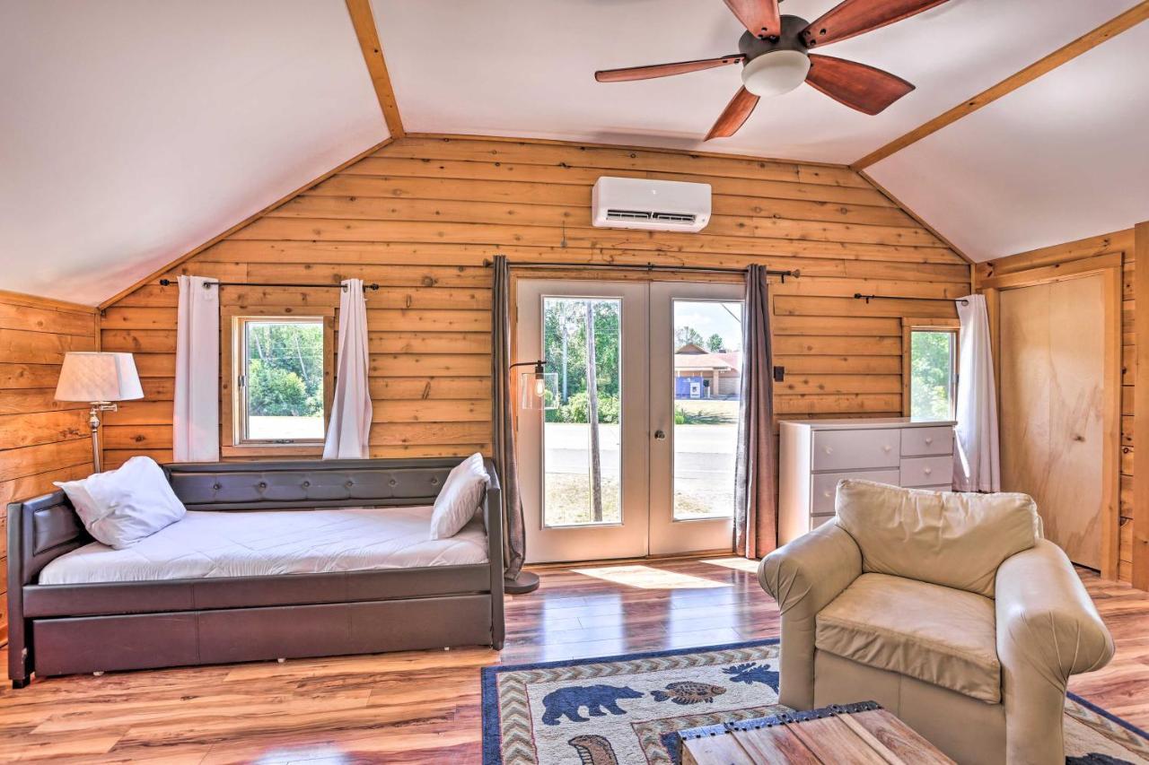 Quaint Studio With Shared Beach Walk To Suttons Bay Esterno foto