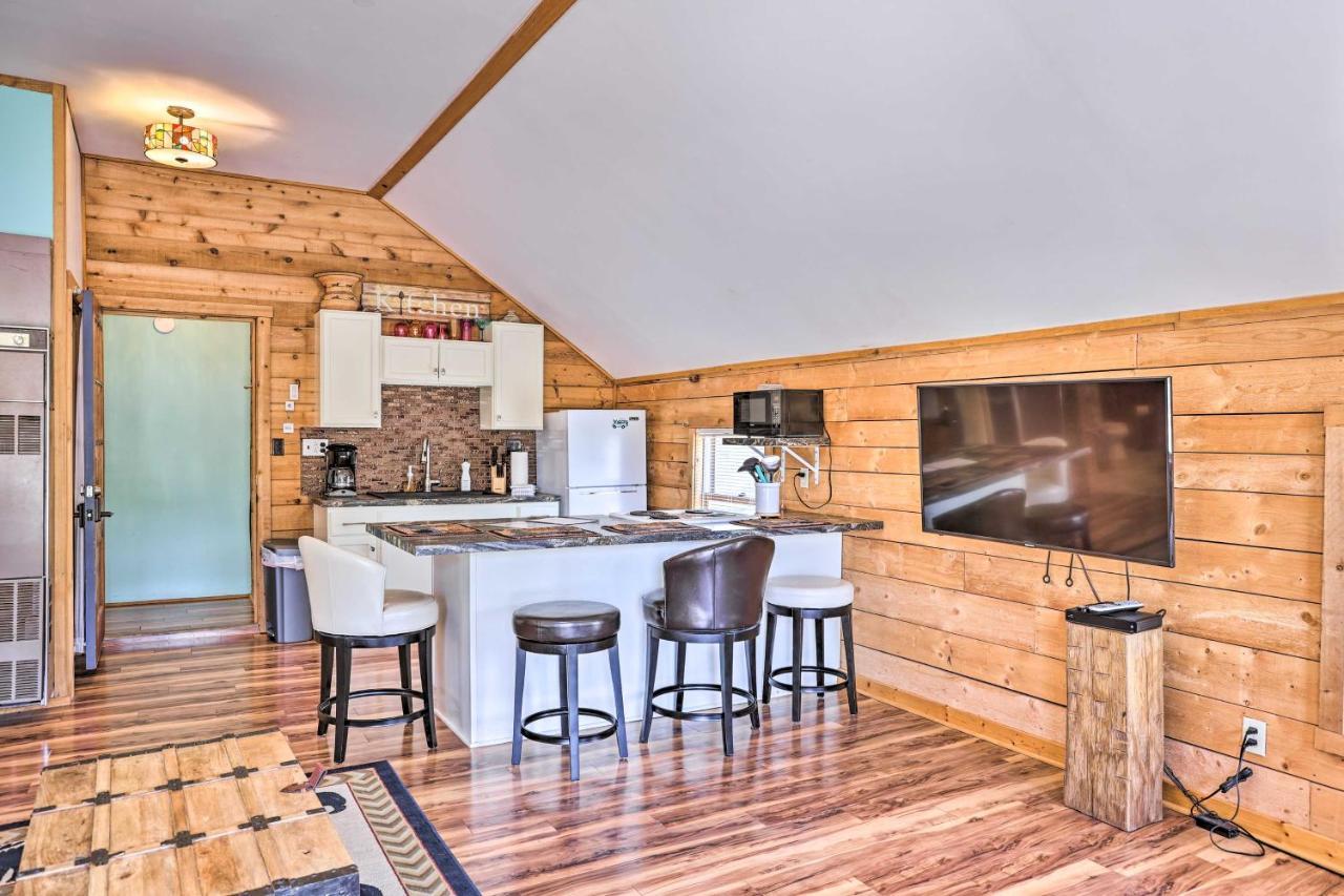 Quaint Studio With Shared Beach Walk To Suttons Bay Esterno foto