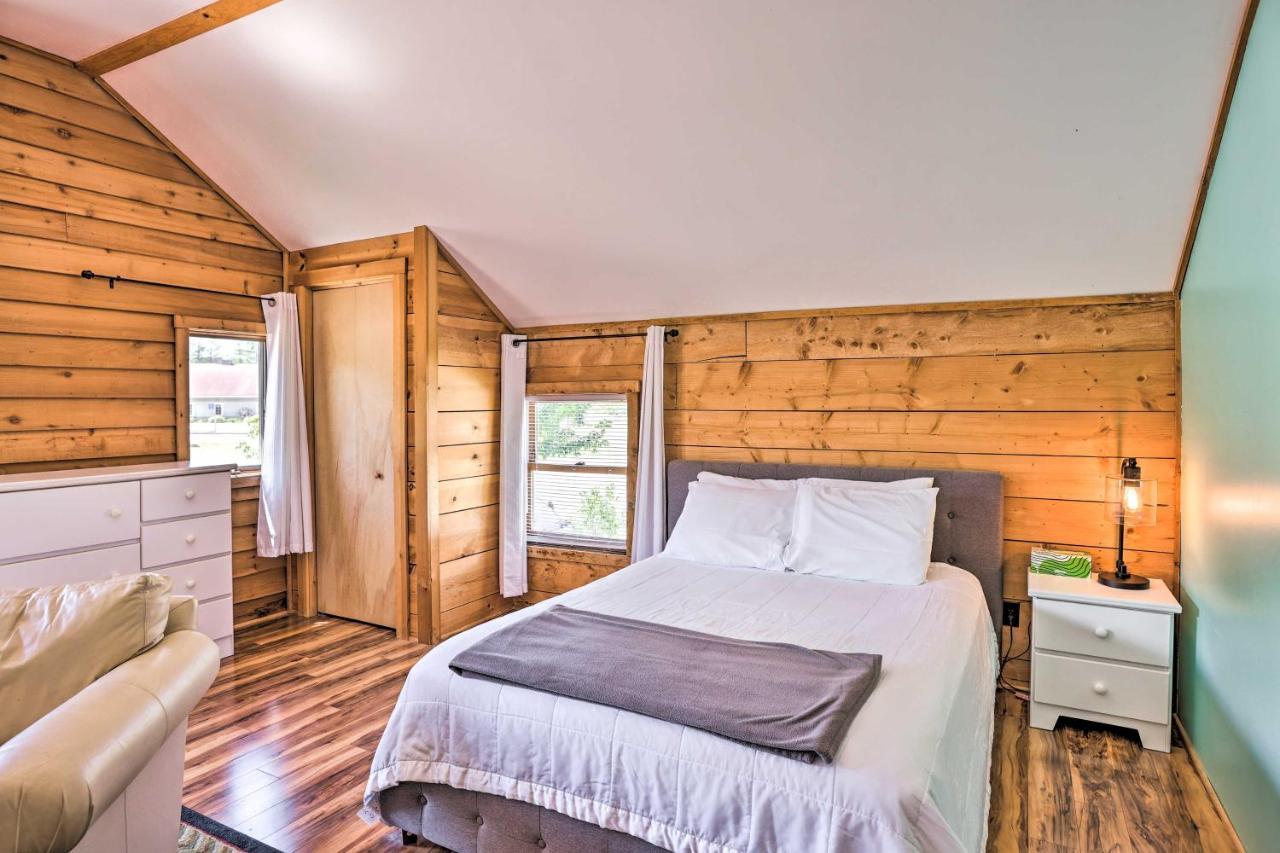 Quaint Studio With Shared Beach Walk To Suttons Bay Esterno foto