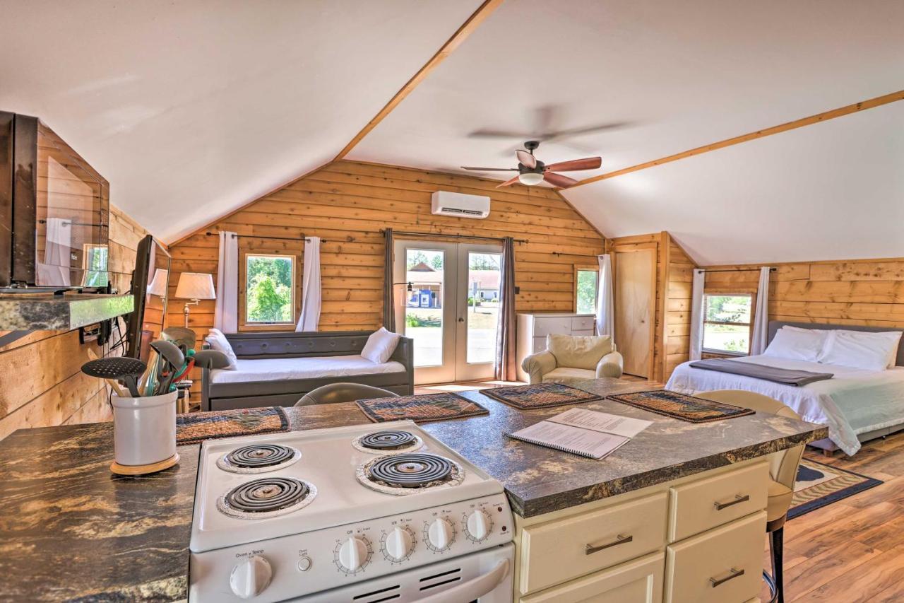 Quaint Studio With Shared Beach Walk To Suttons Bay Esterno foto