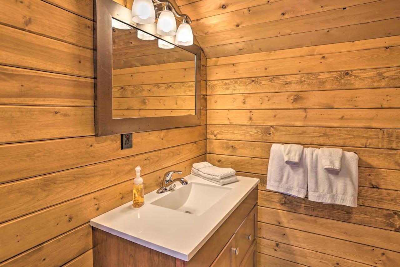 Quaint Studio With Shared Beach Walk To Suttons Bay Esterno foto
