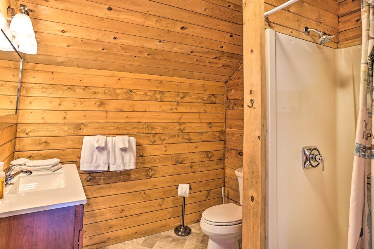 Quaint Studio With Shared Beach Walk To Suttons Bay Esterno foto