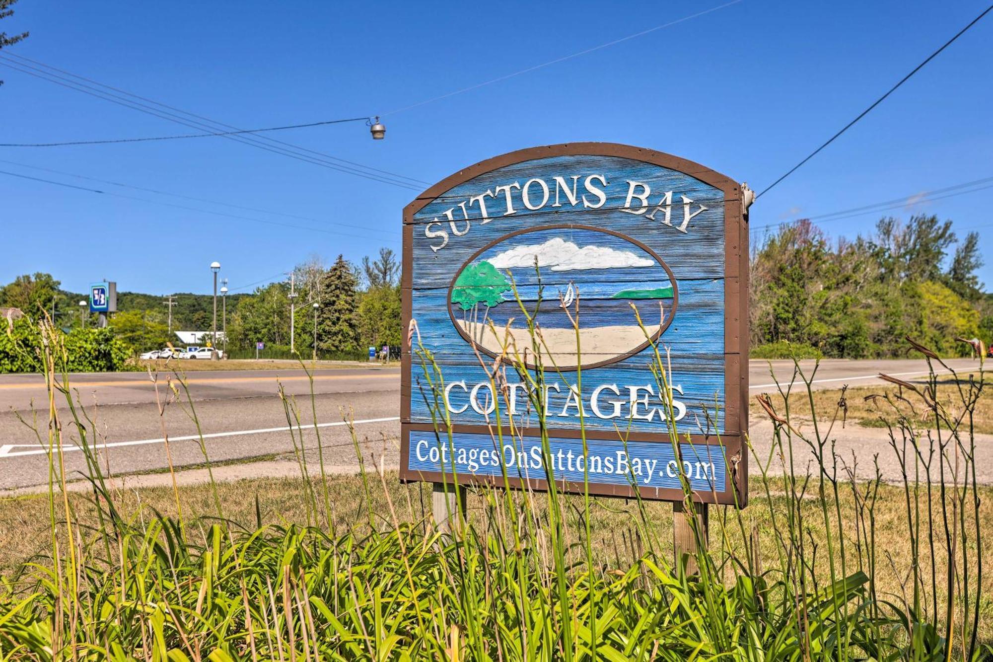 Quaint Studio With Shared Beach Walk To Suttons Bay Esterno foto
