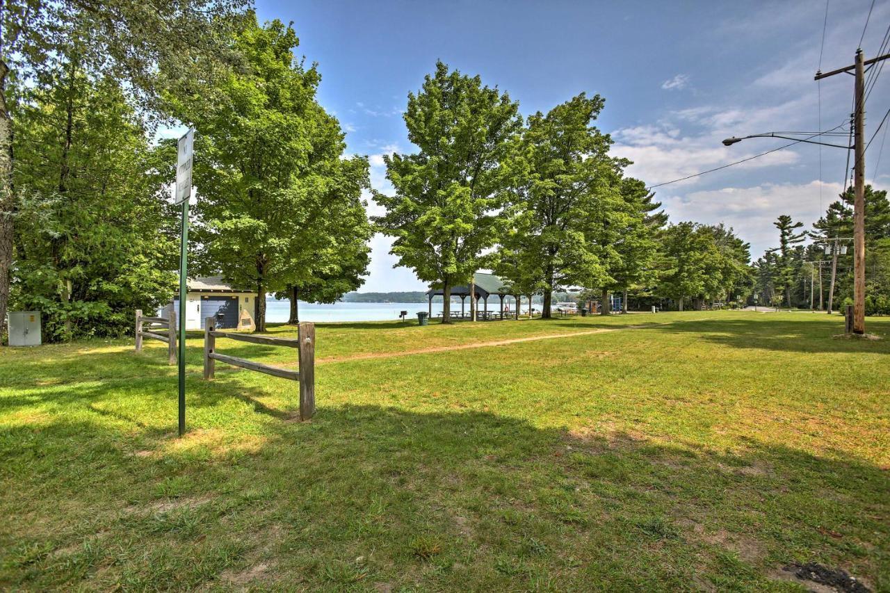 Quaint Studio With Shared Beach Walk To Suttons Bay Esterno foto