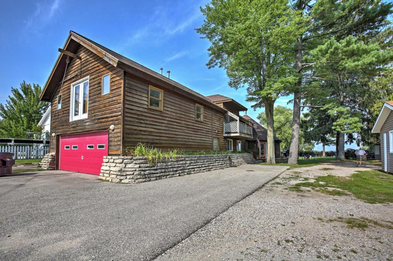 Quaint Studio With Shared Beach Walk To Suttons Bay Esterno foto
